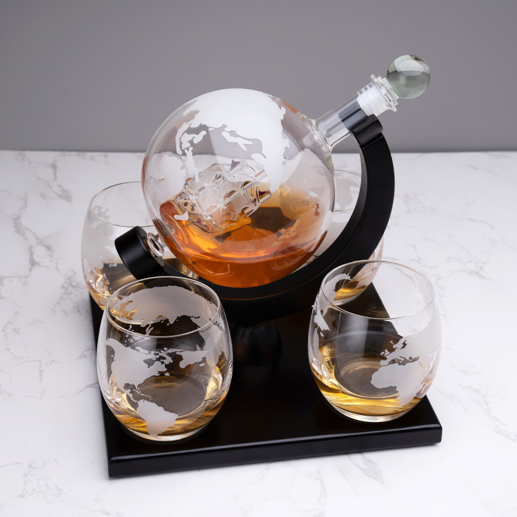 Decanter Globe Set - Fabrikverkauf Custom 850ML hochwertiges kugelförmiges Whisky-Dekanter-Set